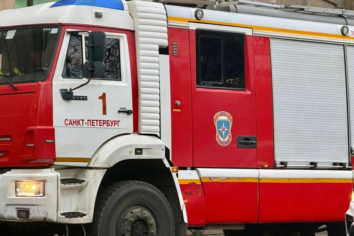 В жилом доме на Петроградской стороне произошёл пожар на площади 98 «квадратов»