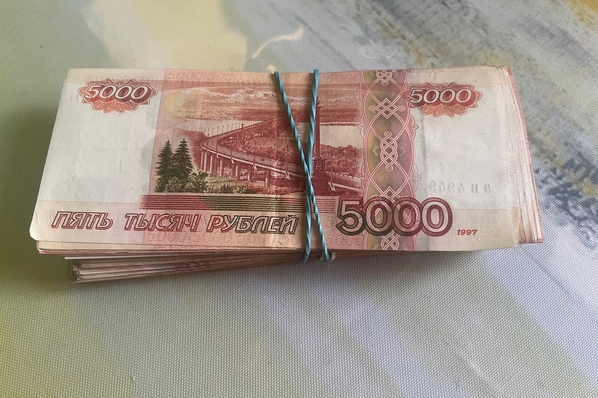 Житель ЛНР отдал мошенникам почти 2 млн рублей, желая получить приз