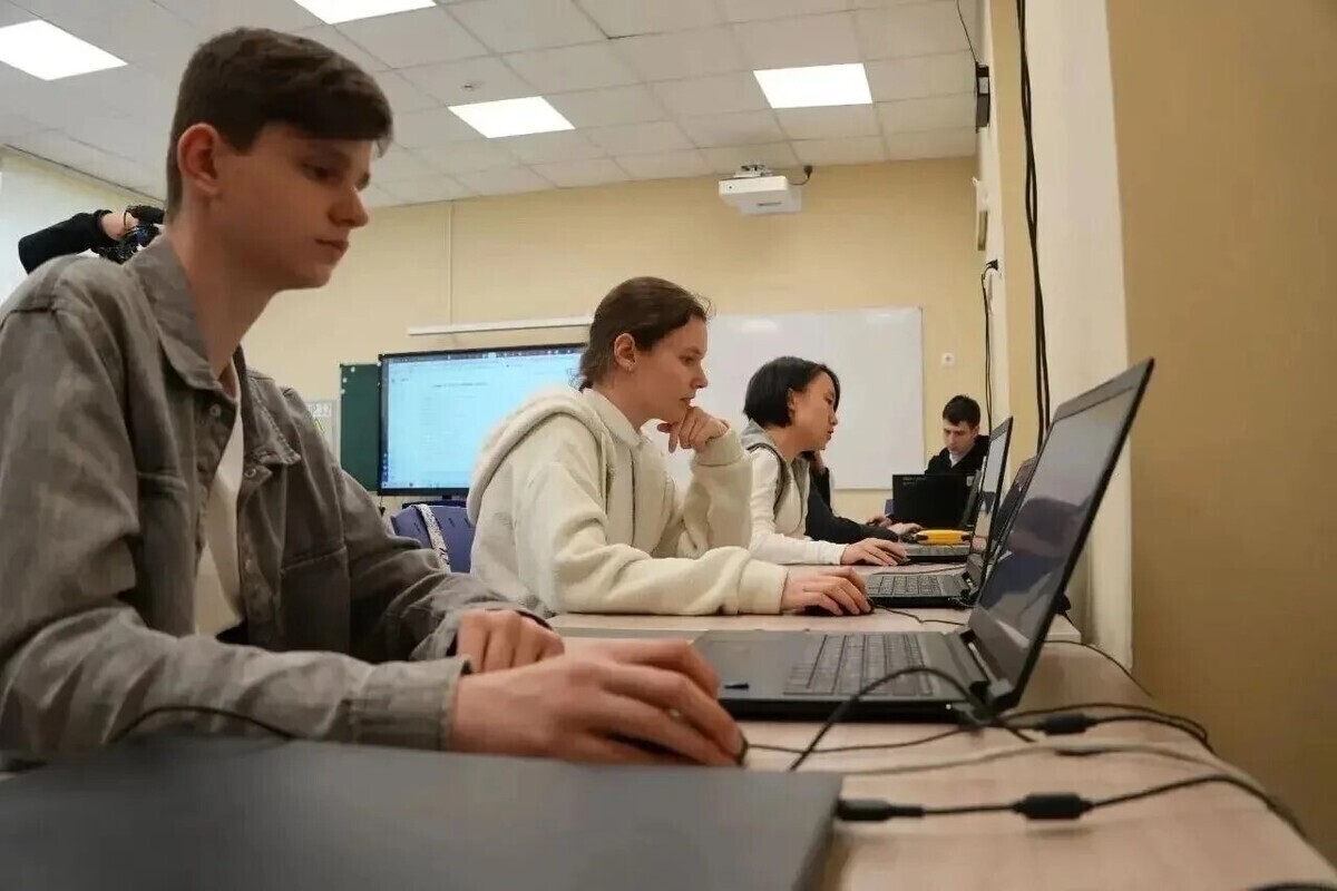 Подмосковные школьники начнут изучать ИИ и кибербезопасность