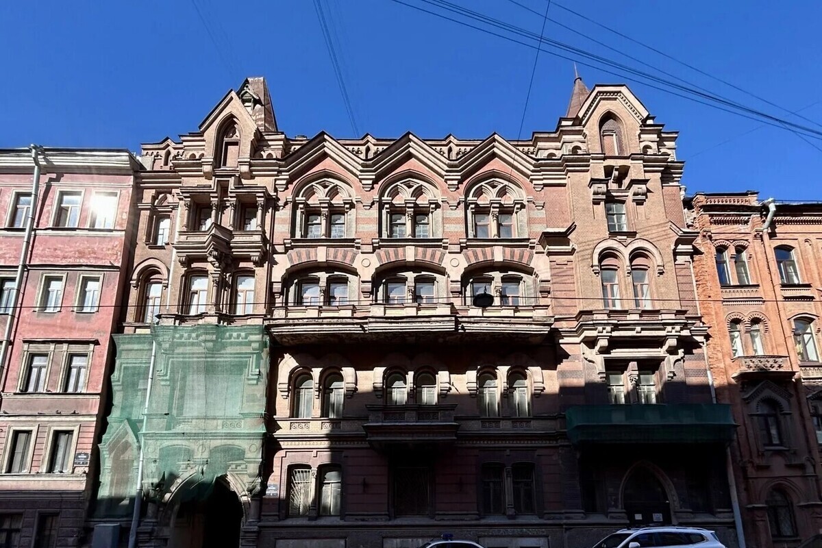 Литературный салон и по совместительству особняк Суворина стал памятником