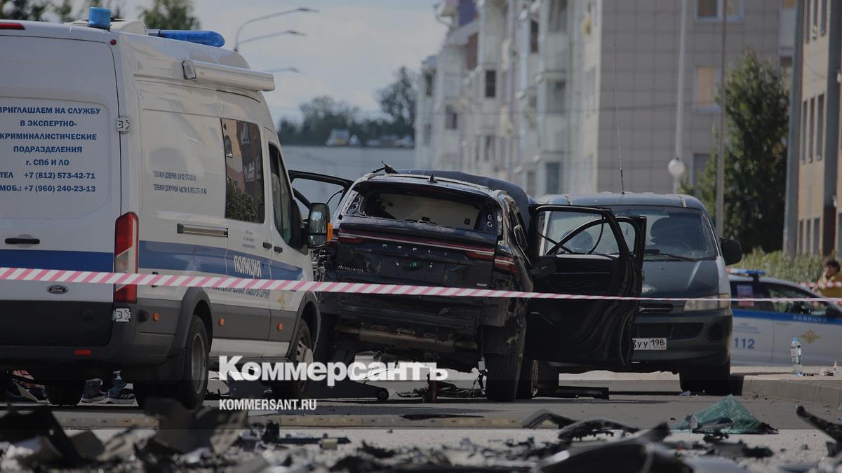 «Фонтанка»: подорвавшая машину военного в Петербурге девушка сбежала из России