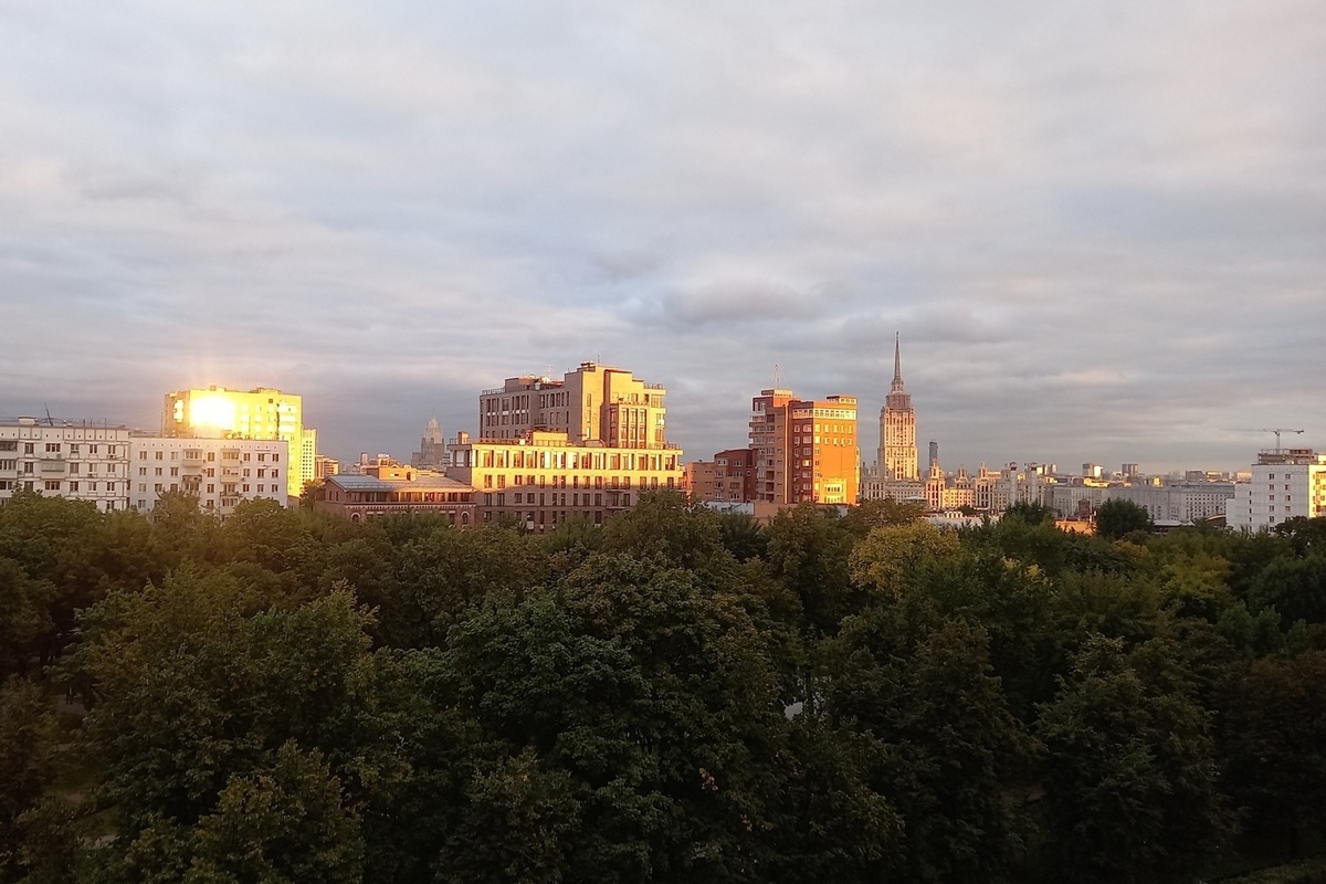 Москвичам рассказали о погоде в последние выходные лета