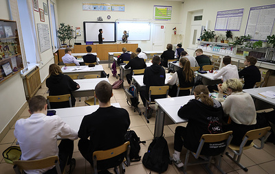 В hh.ru рассказали, сколько россиян в детстве мечтали стать учителем