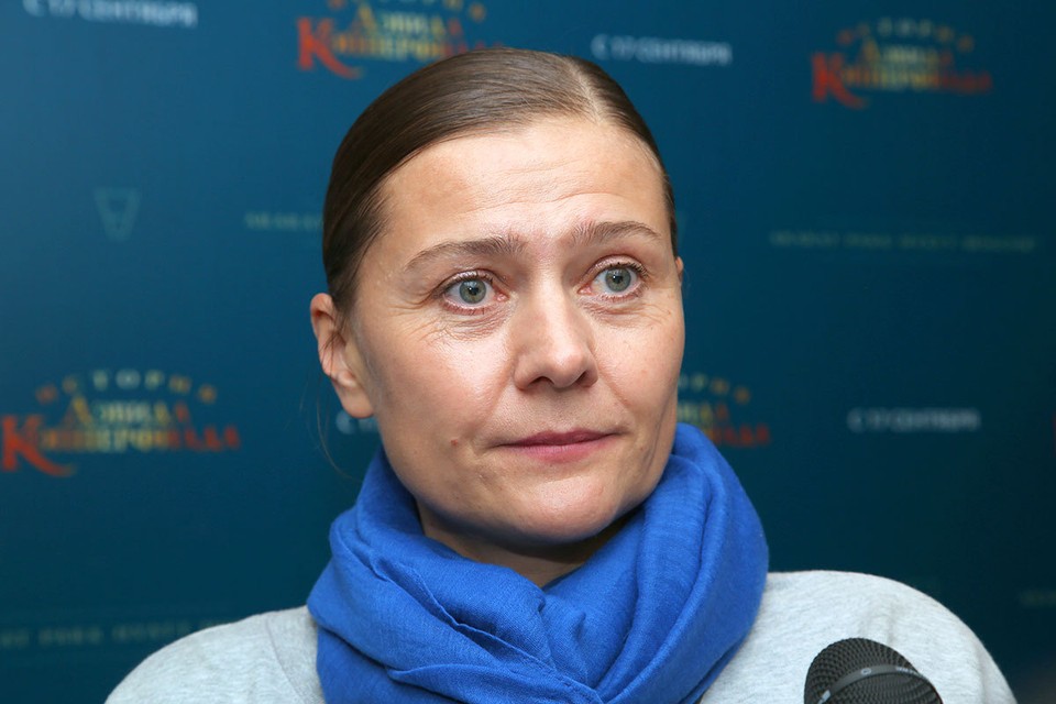 Мария Голубкина объяснила, как Анна Пересильд поступила в театральный: «Девка симпатичная. И снимается в 3-5 фильмах»