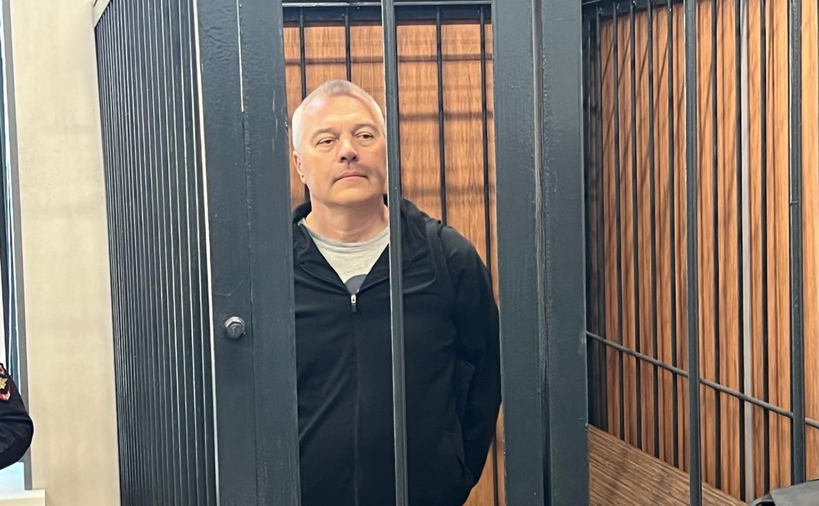 Суд приговорил экс-директора Газманова к семи годам колонии