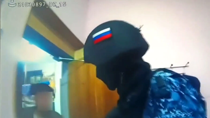Пьяный мужчина устроил стрельбу на территории школы в Красноярске