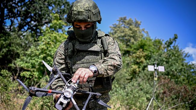 ВС России наращивают применение FPV-дронов с элементами ИИ, заявил Евкуров