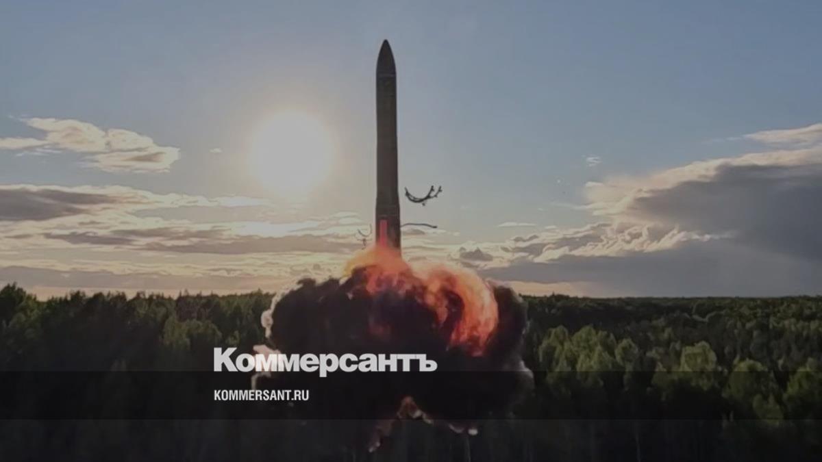 С космодрома Плесецк запустили межконтинентальную баллистическую ракету