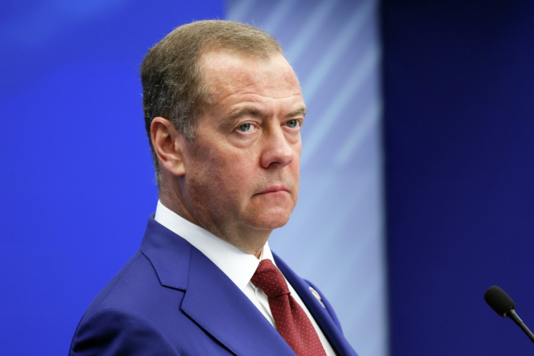Медведев высказался об использовании ИИ в военной сфере