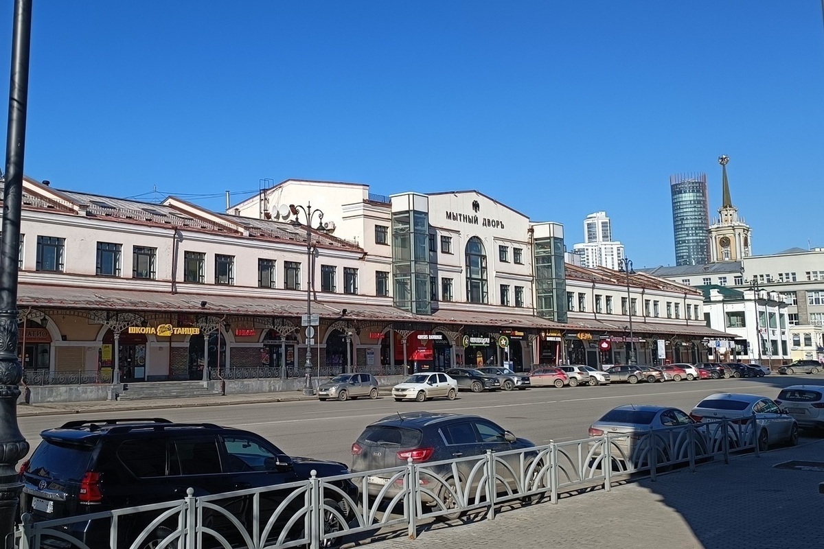 Бары в центре Екатеринбурга опасаются серийной неплательщицы по счетам