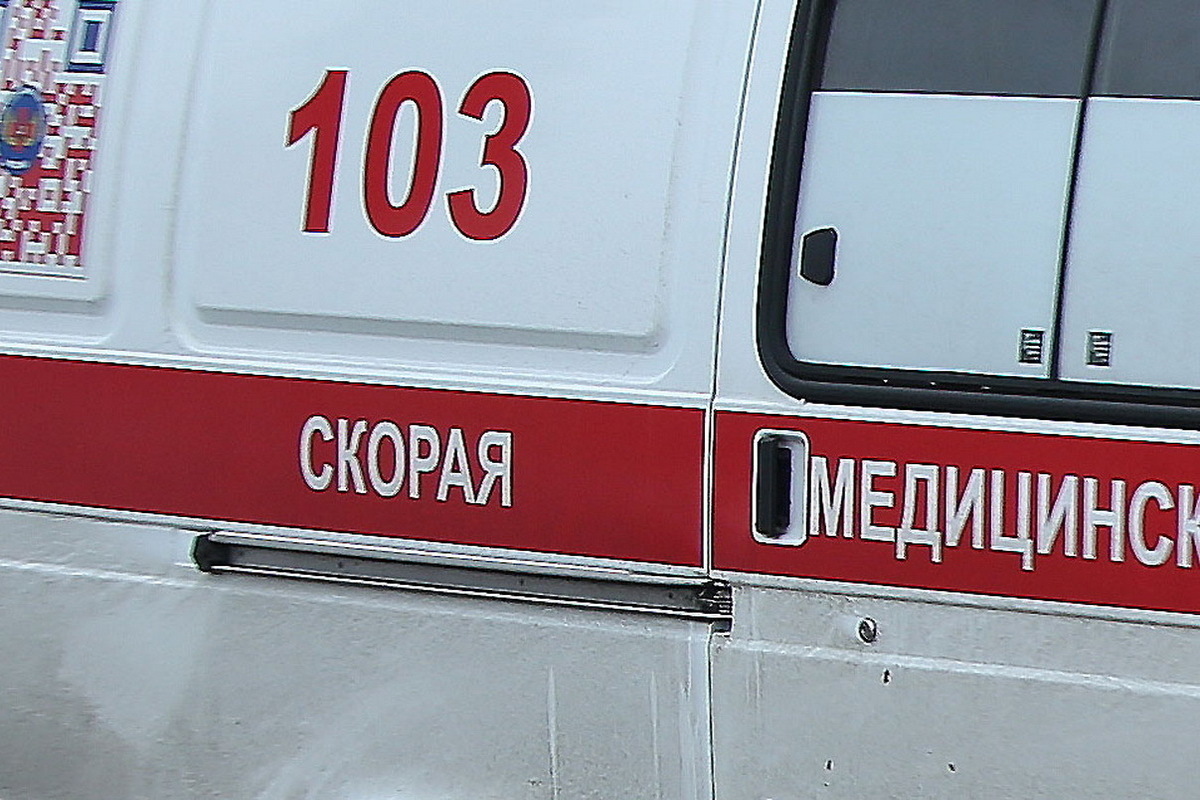 Россиянин на мотоцикле врезался в иномарку и погиб