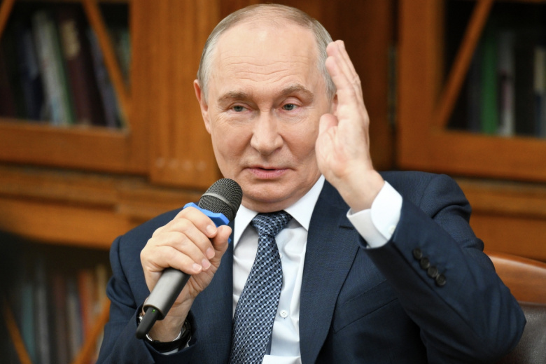 Путин раскрыл, как будут решать проблему нехватки учителей в селах