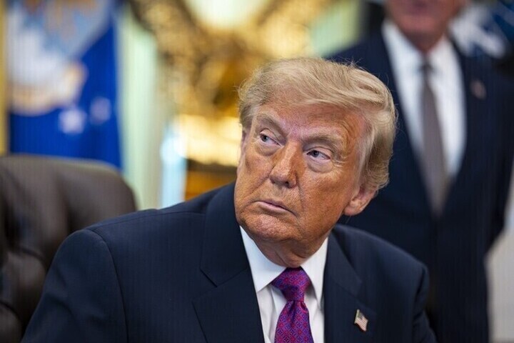 Оператора телесуфлера Трампа наказали за ставки на президентские речи