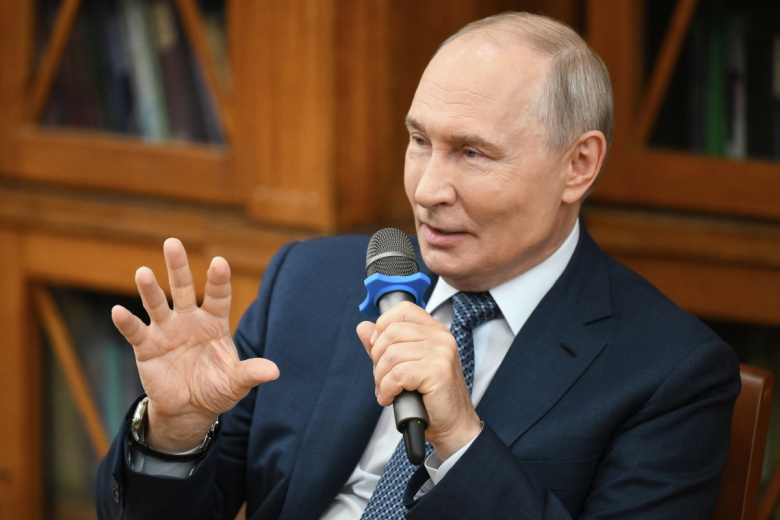«До сих пор помню»: Путин рассказал о своей первой учительнице