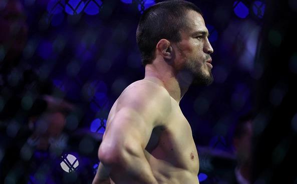 Умар Нурмагомедов проиграл нокаутом китайцу Ядуну на турнире UFC в Шанхае