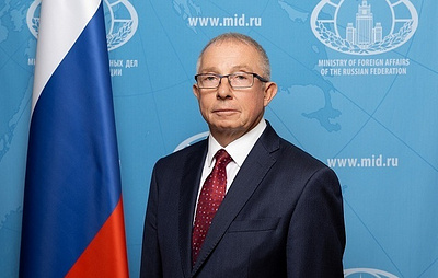 Посол РФ: вооруженные люди пытались проникнуть в отель с депутатами парламента АГС