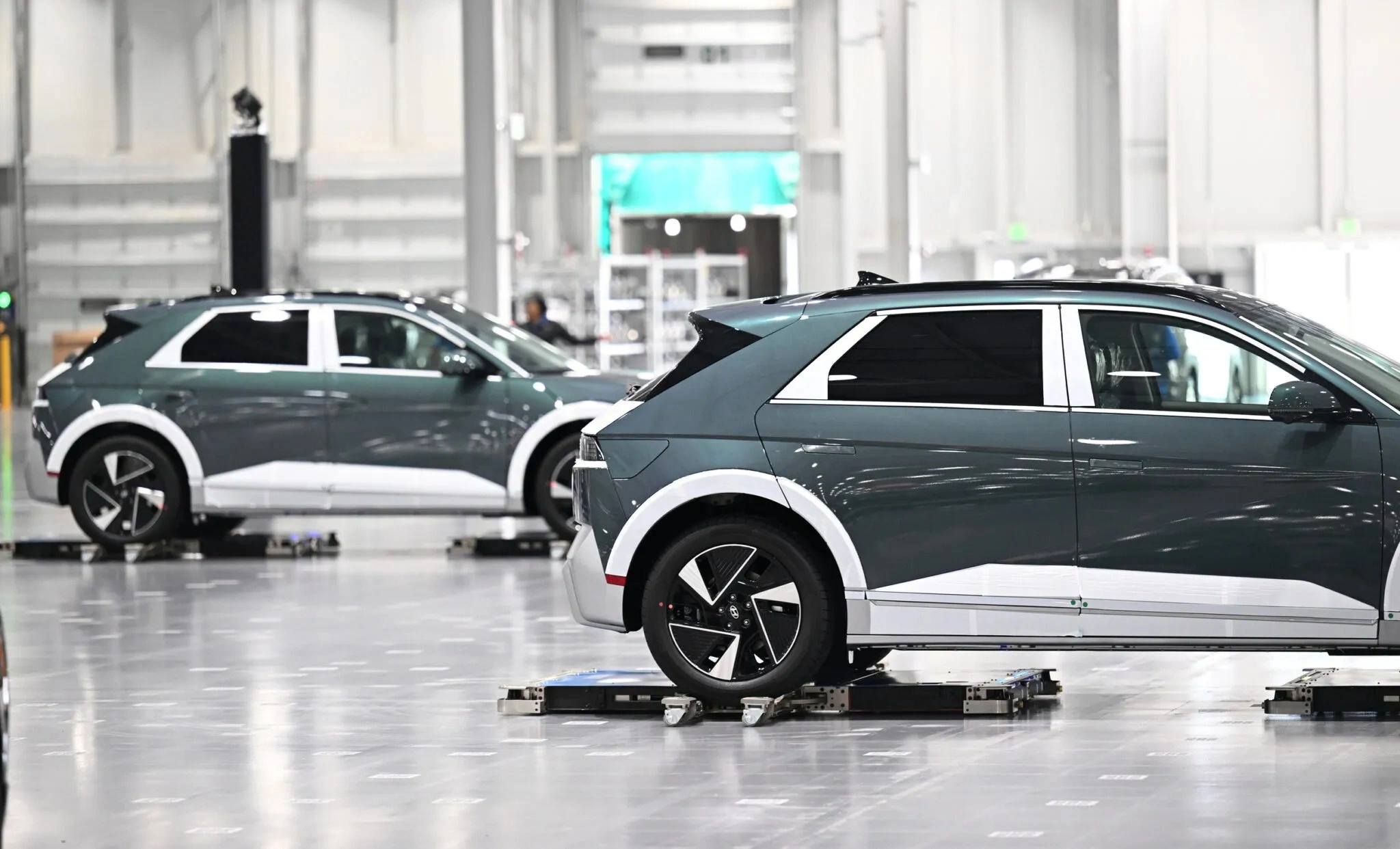 Hyundai запустила проект инновационных парковочных тележек
