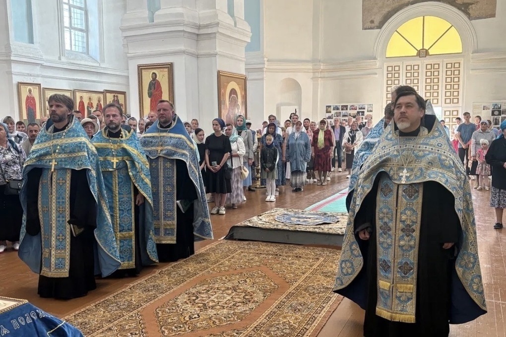 Митрополит Смоленский и Дорогобужский Исидор совершил Погребение Пресвятой Богородицы в Демидове