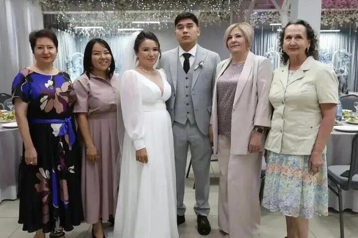 В Хакасии поженились детские врачи