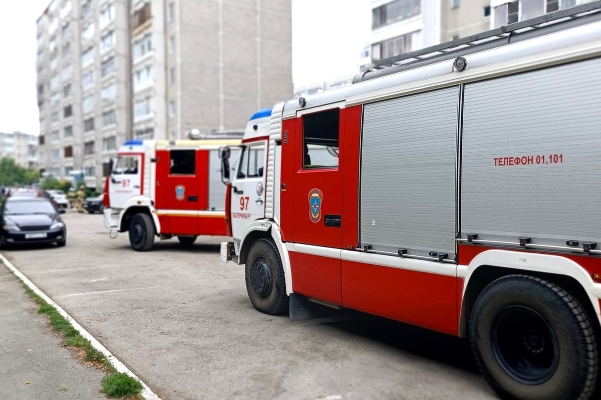 В Екатеринбурге ночью произошел пожар в восьмиэтажном доме