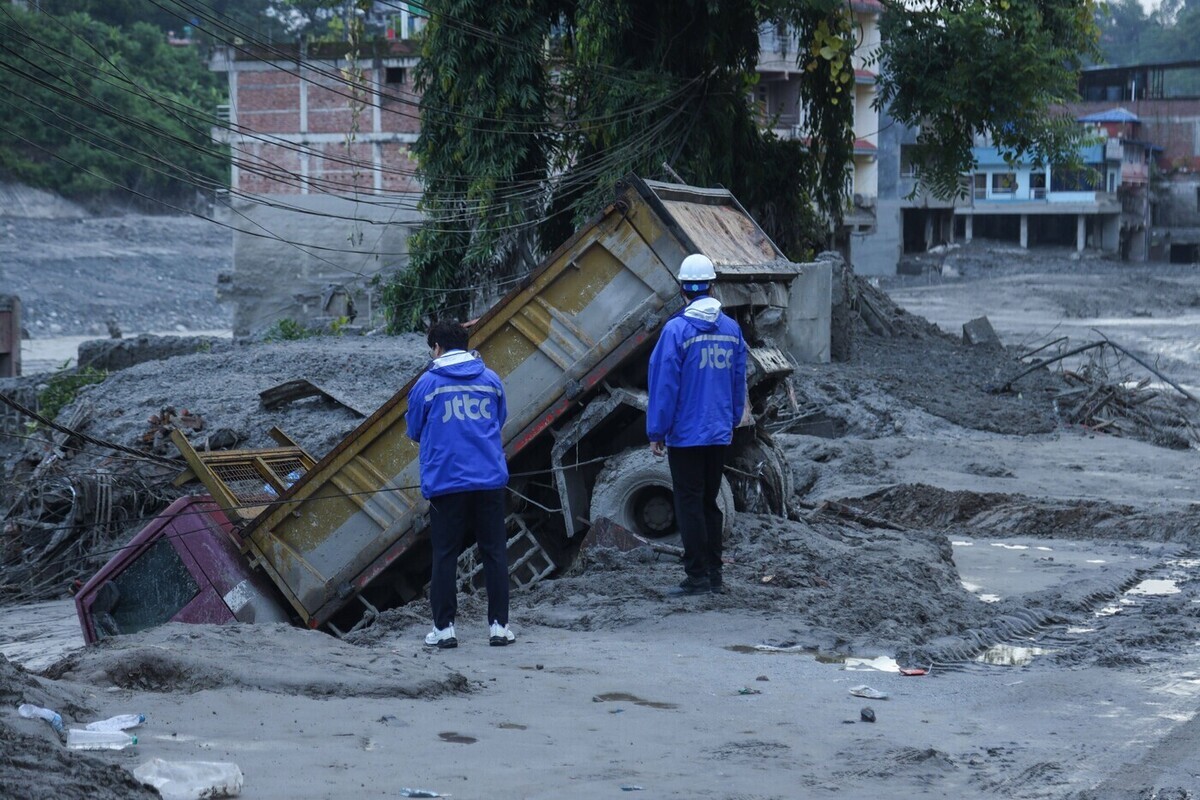 Число погибших при оползне в Тибете выросло до 16