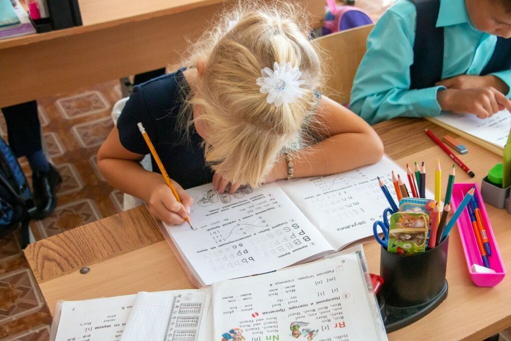 Челябинские родители поддержали запрет телефонов на уроках