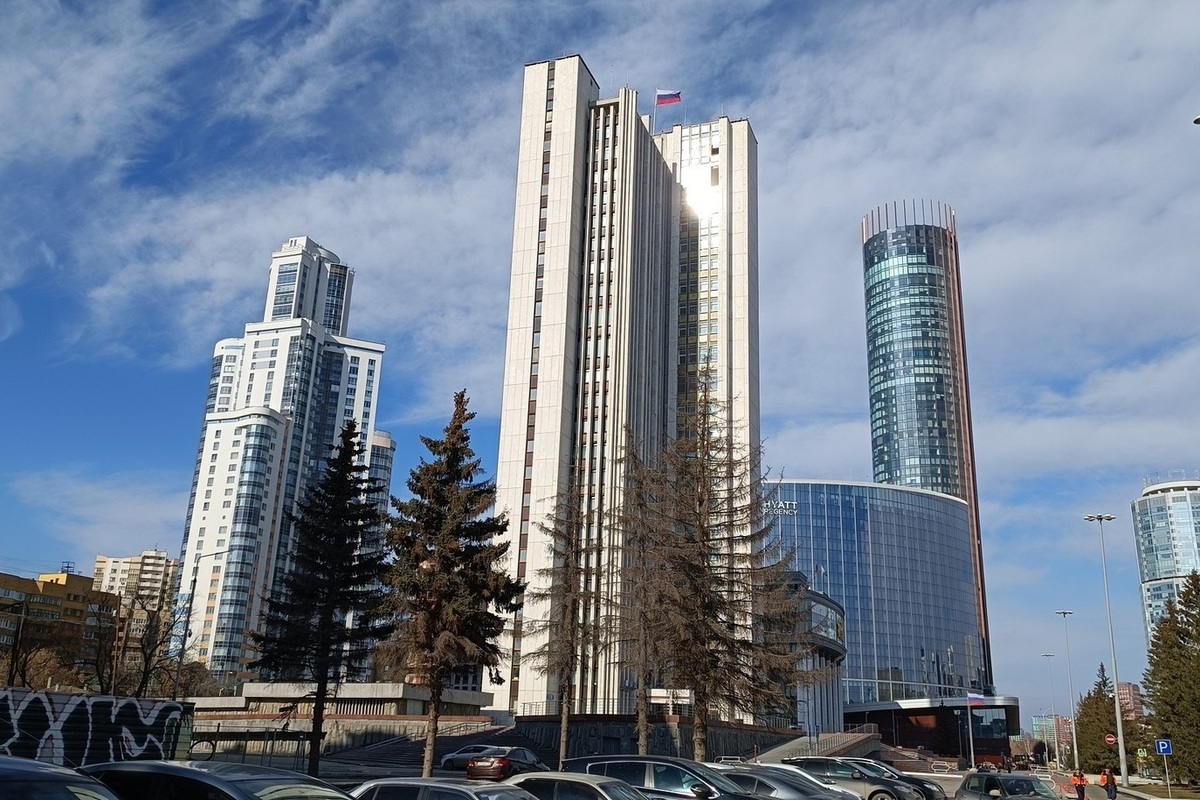 Денис Паслер поздравил жителей региона с Днем пенсионера