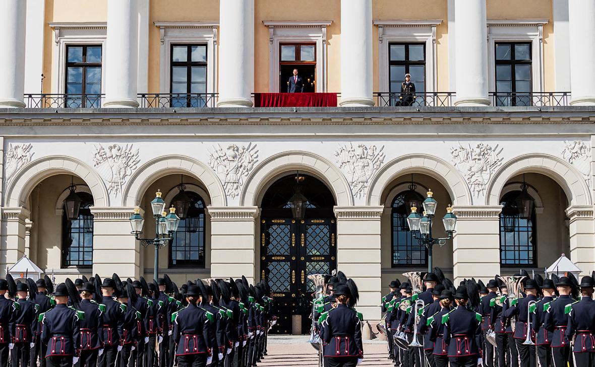 Сын норвежского короля Харальда V выступил с обращением после его смерти