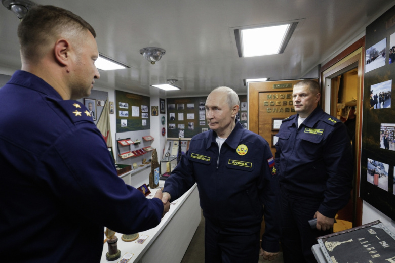 Командующий ТОФ сообщил Путину о постоянной боевой готовности флота
