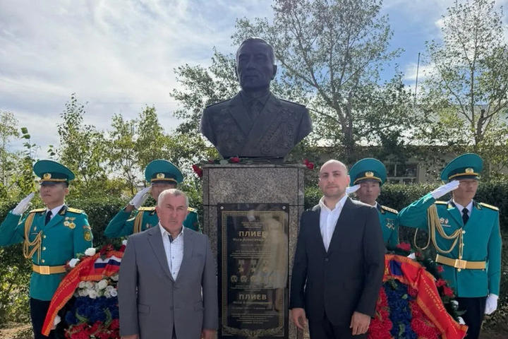 В Монголии открыли бюст генерала Плиева