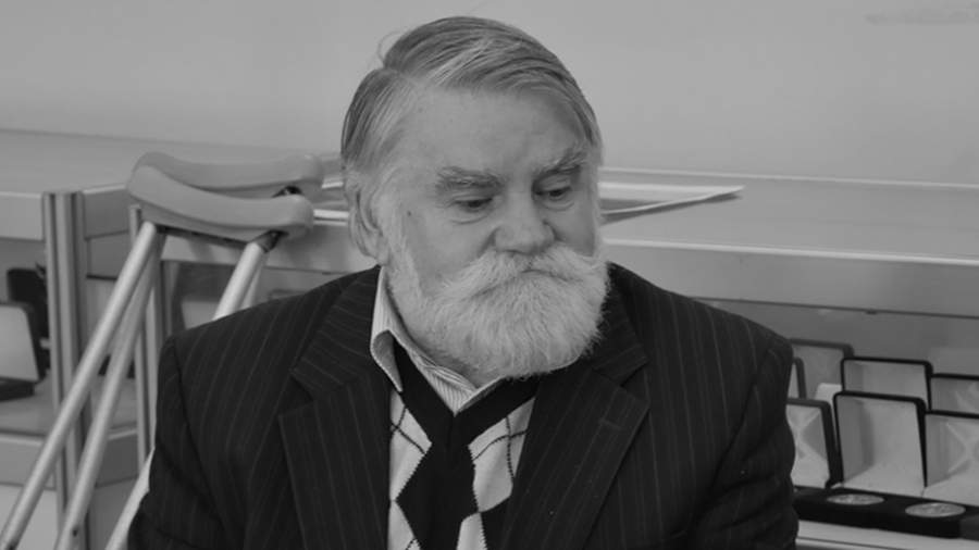 В Санкт-Петербурге скончался художник по стеклу Анатолий Пелипенко
