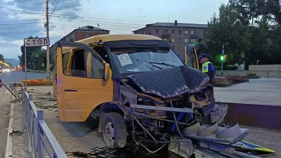 Пять пешеходов пострадали при наезде маршрутки в Кызыле