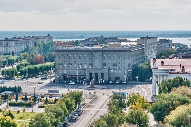 В центре Волгограда появился сквер в честь известного режиссера