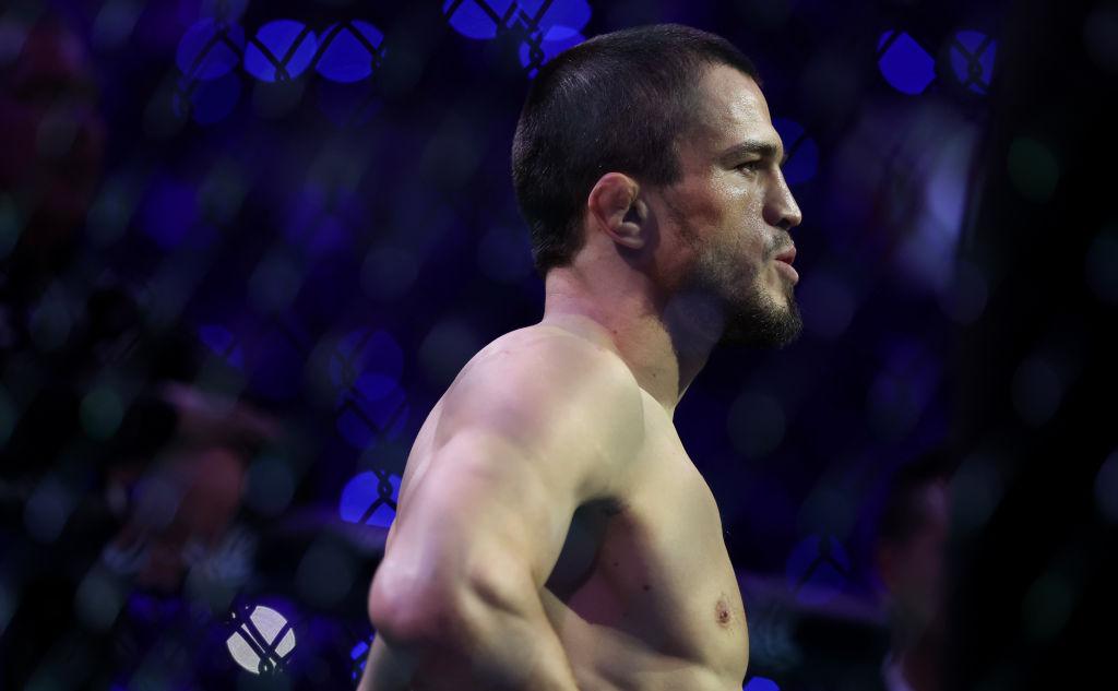 «Сенсация года». Как звезды UFC отреагировали на поражение Нурмагомедова
