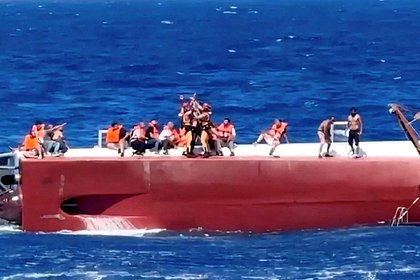Версию о столкновении затонувшего у Северного Кипра парома с неким объектом проверят