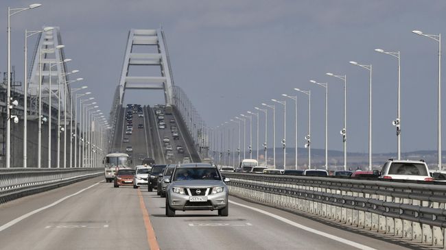 Очередей к пунктам досмотра на Крымском мосту не осталось