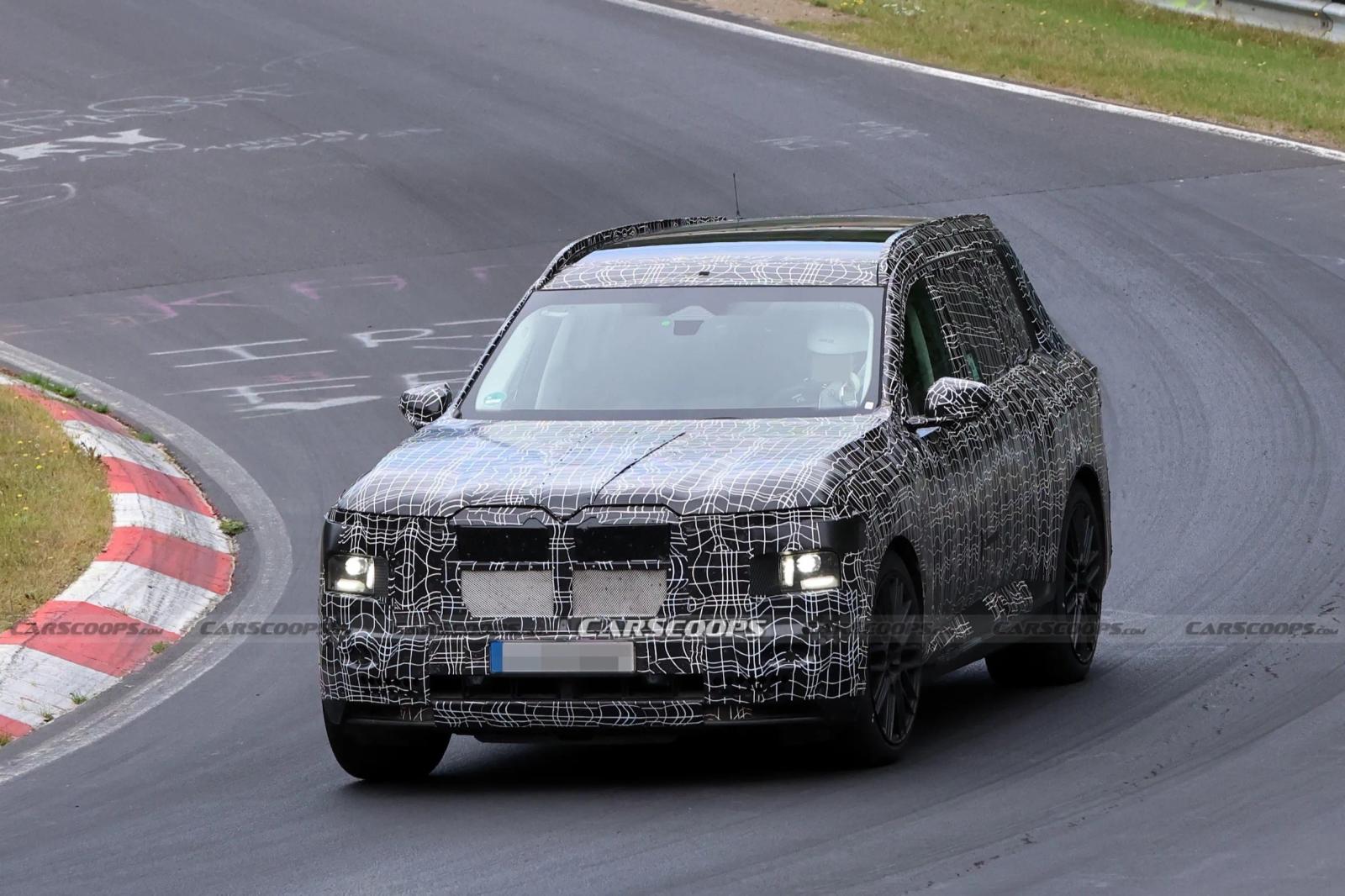 Новый BMW X7 засняли на фото, он сохранил фирменные «ноздри» и мотор V8