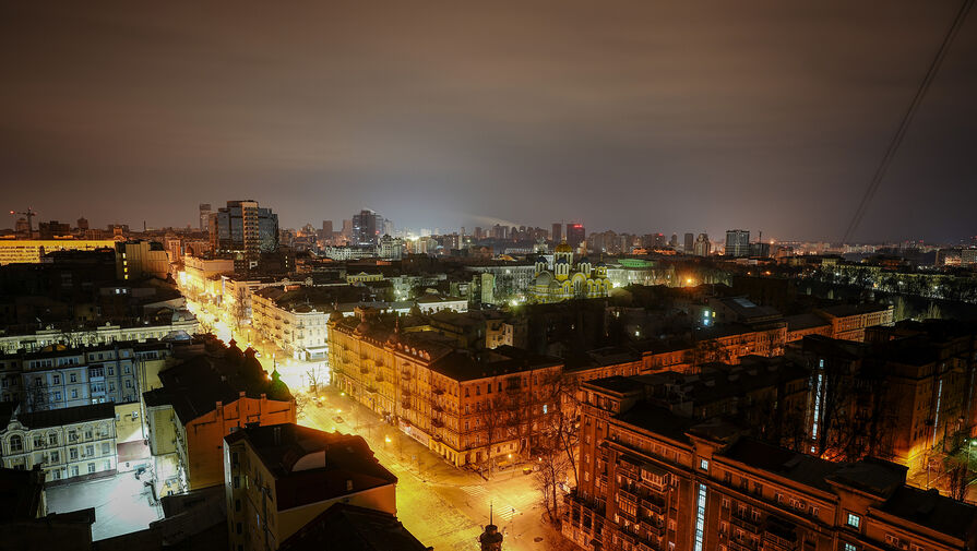 На Украине киевлянам предрекли конец эпохи войны "с латешечкой на банановом"