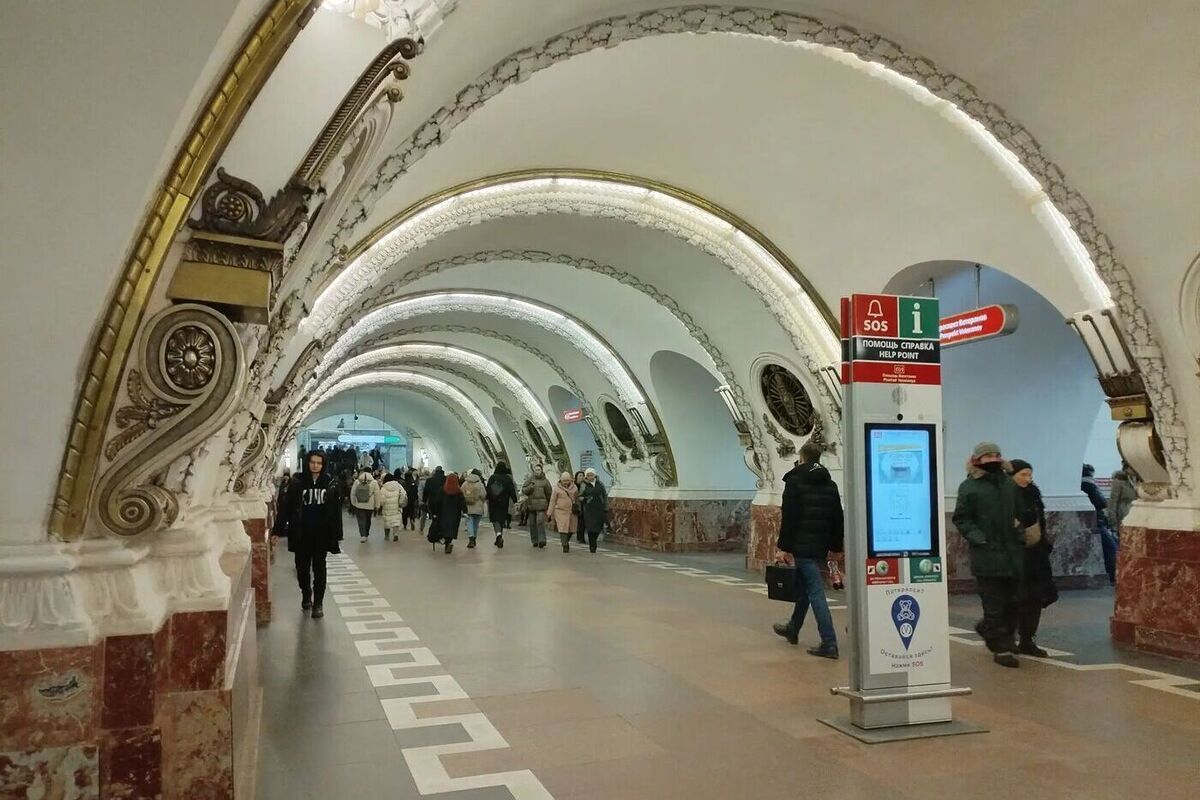Поезда от «Площади Ленина» до «Площади Восстания» временно перестали ходить