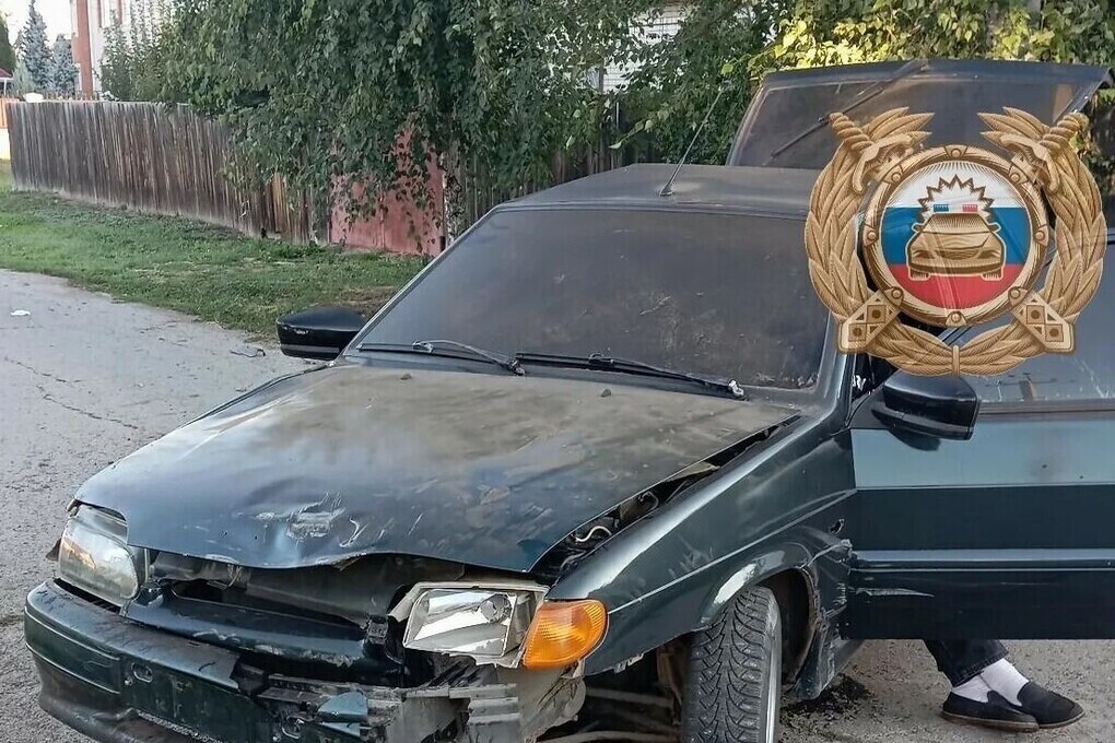 В Балакове «четырнадцатая» врезалась в дерево, пострадал пассажир