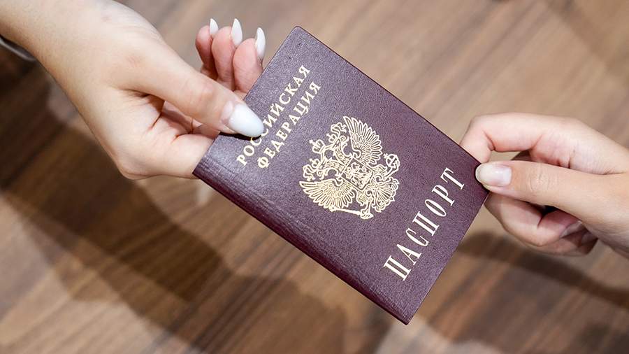 Юрист оценил законность требования паспортных данных при входе в офис