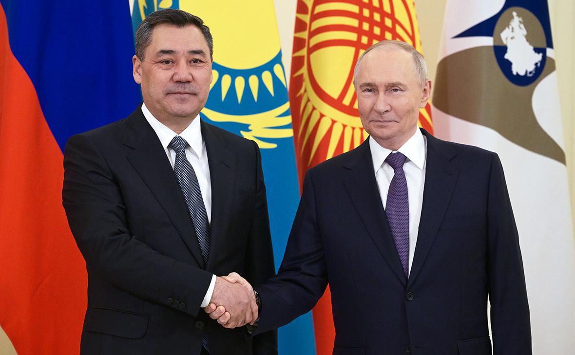 Путин поздравил президента Киргизии Жапарова с Днем независимости