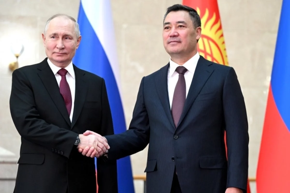 Путин поздравил президента Киргизии Жапарова с Днем независимости