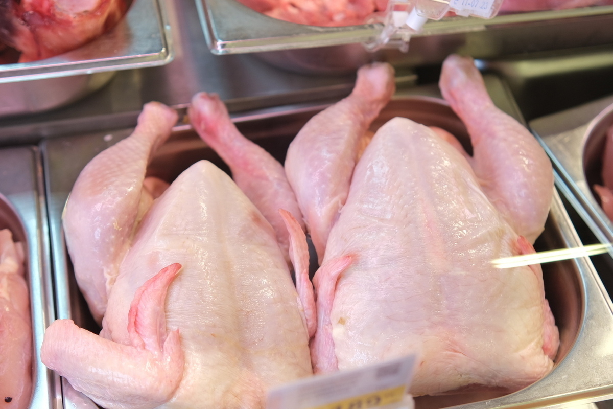 В Астраханской области проверили мясо птицы из Узбекистана