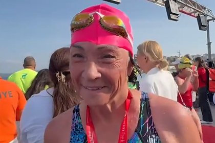 Российская пенсионерка выиграла заплыв через Дарданеллы