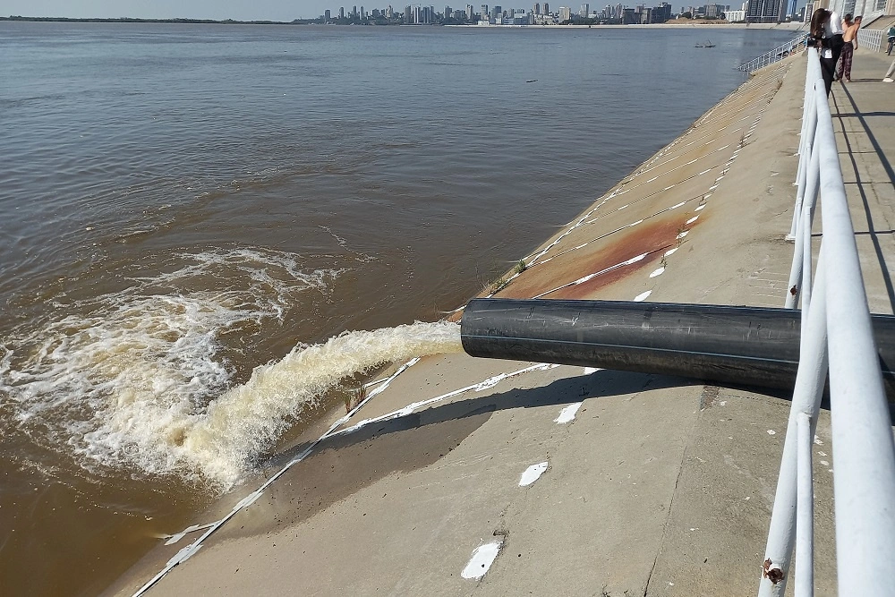 В Хабаровске смонтировали четыре насосные группы, чтобы качать воду из города