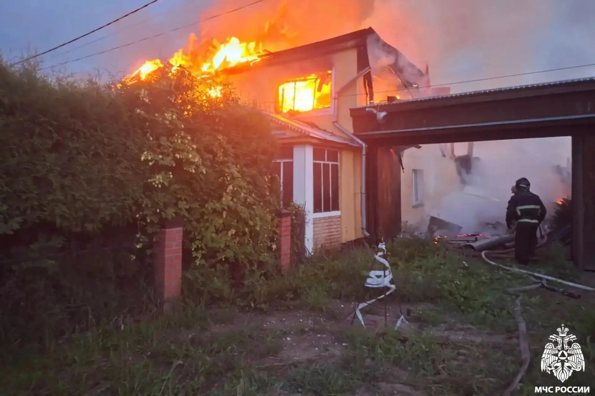 В двухэтажном доме в Шоршелах произошел пожар, хозяйка получила ожоги