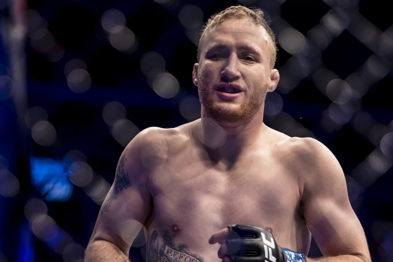 «Ничего не могу»: действующий чемпион UFC приостановил спортивную карьеру