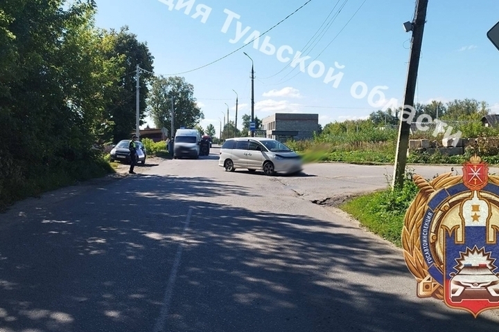 В Донском столкнулись Toyota и Lada, пострадали женщина и 15-летний подросток