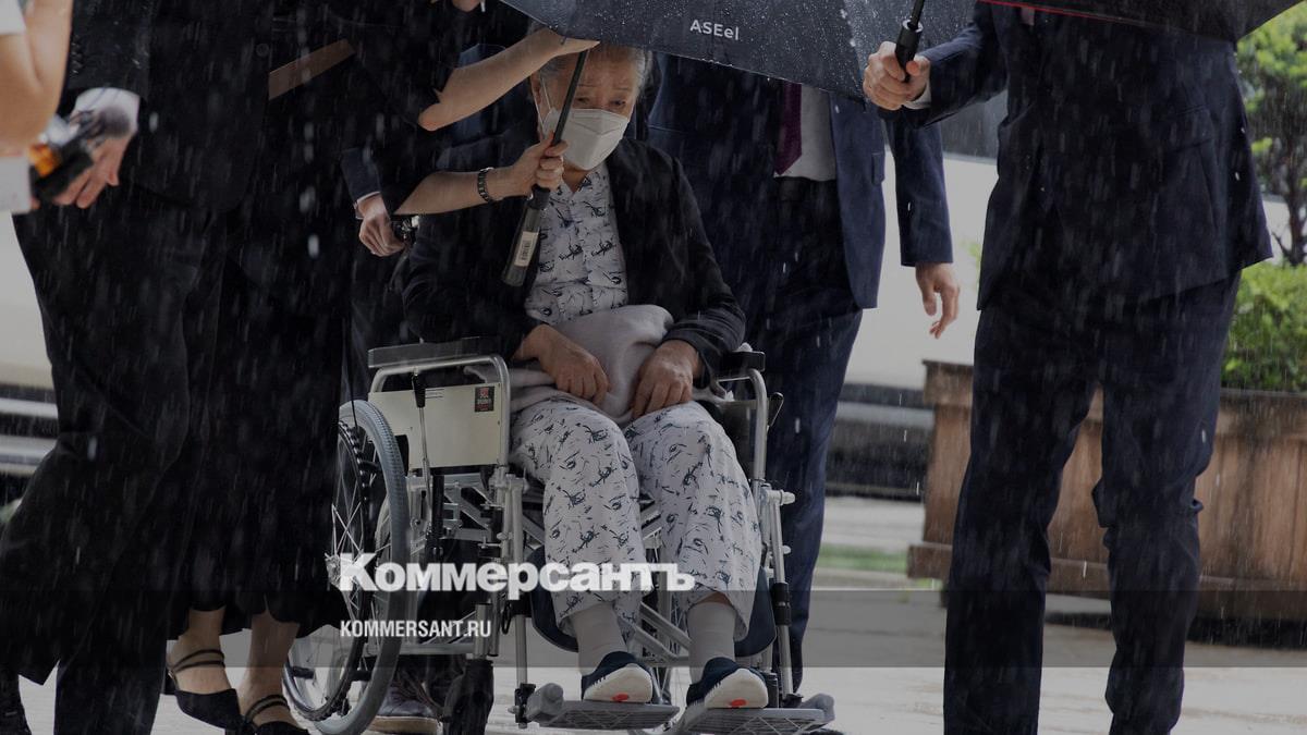 В Южной Корее главу «Церкви объединения» признали виновной в подкупе первой леди